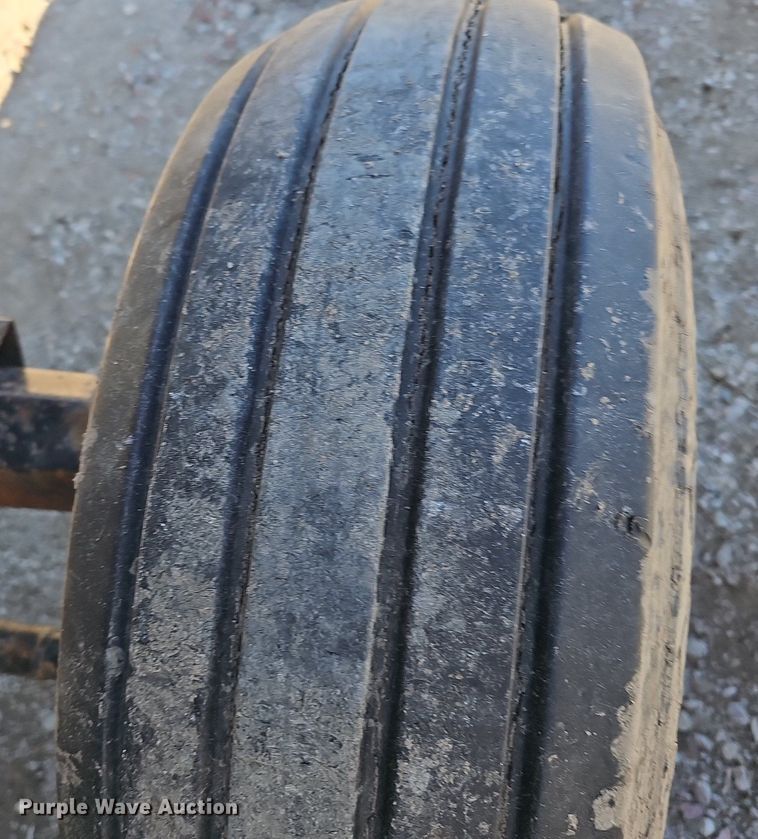 image for item DQ8685 Gleaner F combine