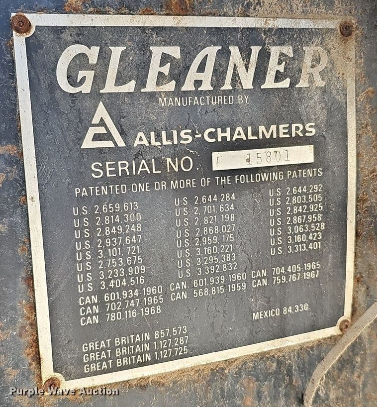 image for item DQ8685 Gleaner F combine