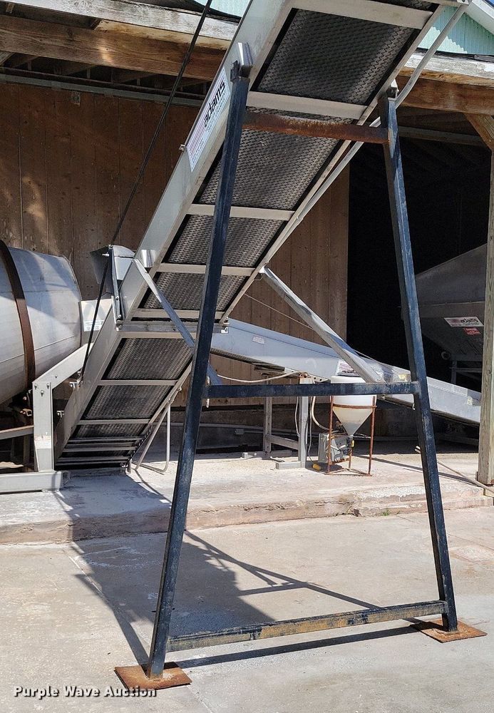 image for item DR7934 Adams  W-XX fertilizer mixer