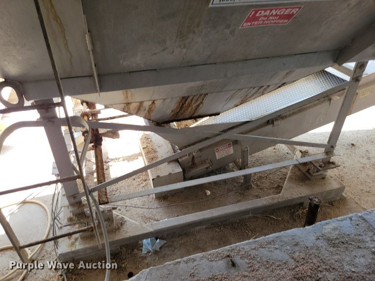 image for item DR7934 Adams  W-XX fertilizer mixer