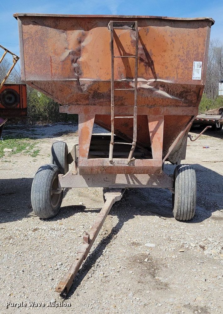 image for item DR7942 Gravity wagon