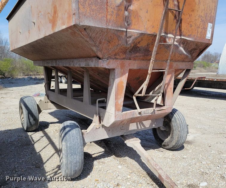image for item DR7942 Gravity wagon