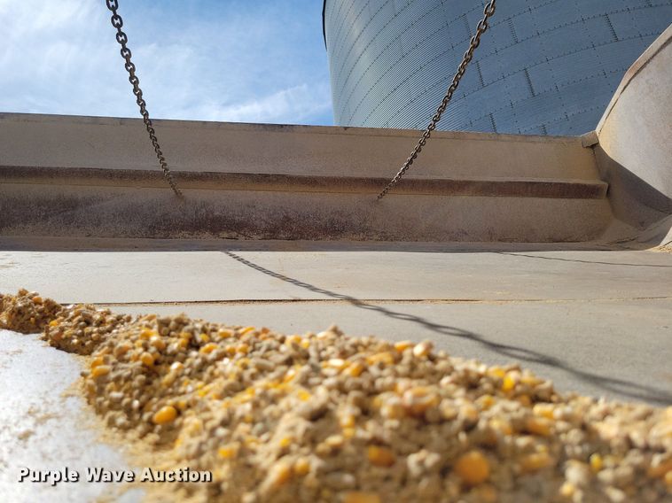 image for item DR7942 Gravity wagon