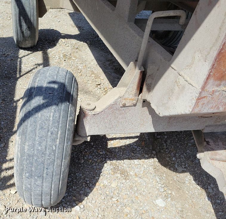 image for item DR7942 Gravity wagon