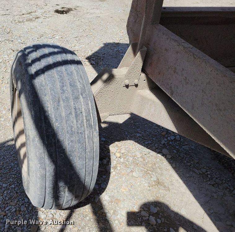 image for item DR7942 Gravity wagon