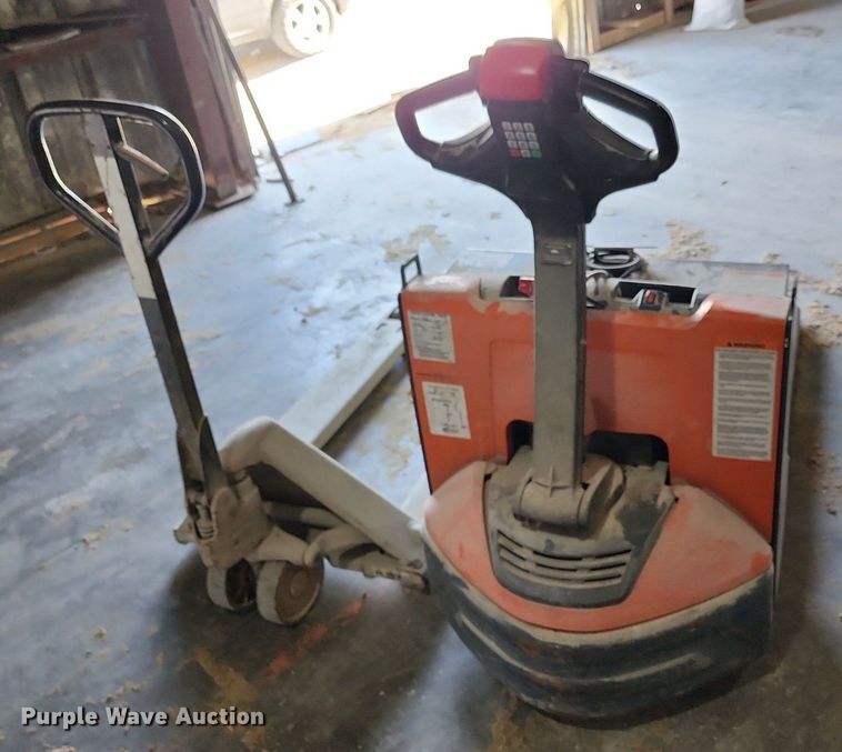 image for item DR7944 (2) pallet jacks