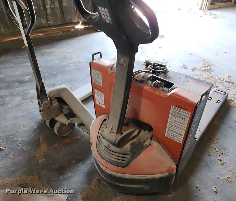 image for item DR7944 (2) pallet jacks