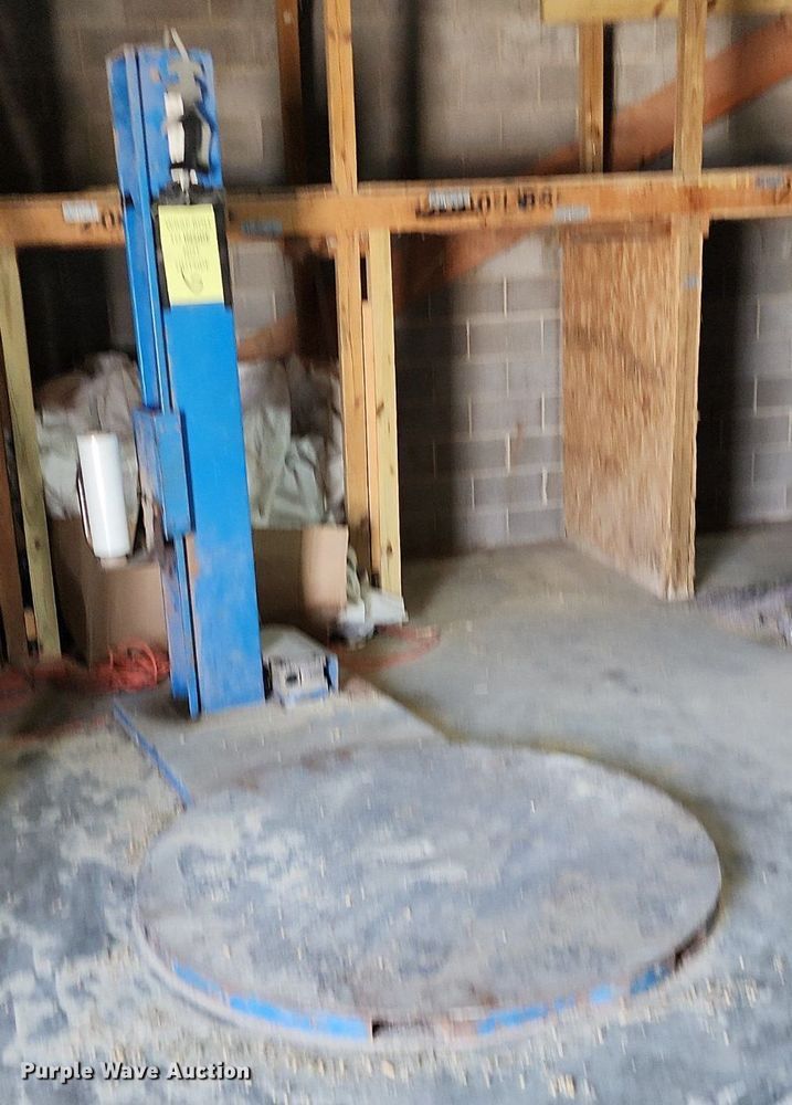 image for item DR7944 (2) pallet jacks