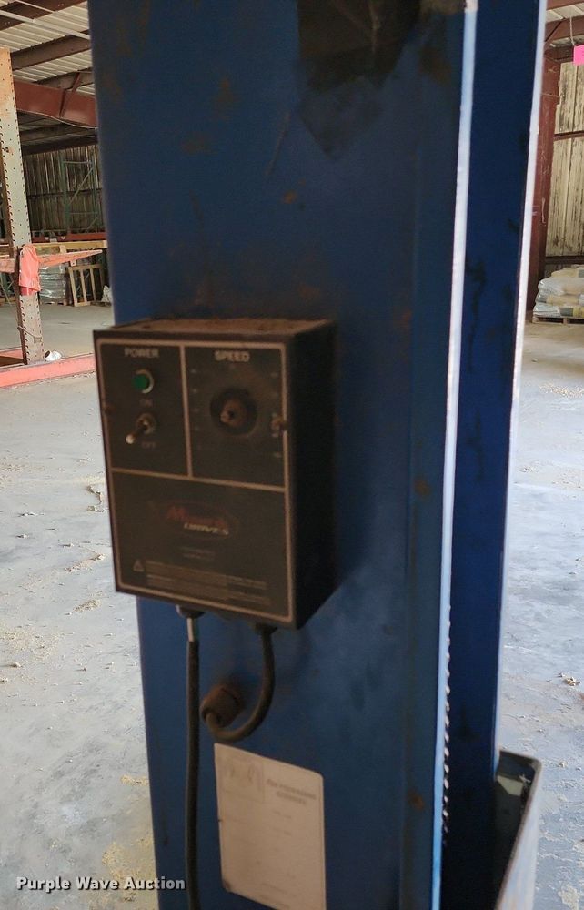 image for item DR7944 (2) pallet jacks