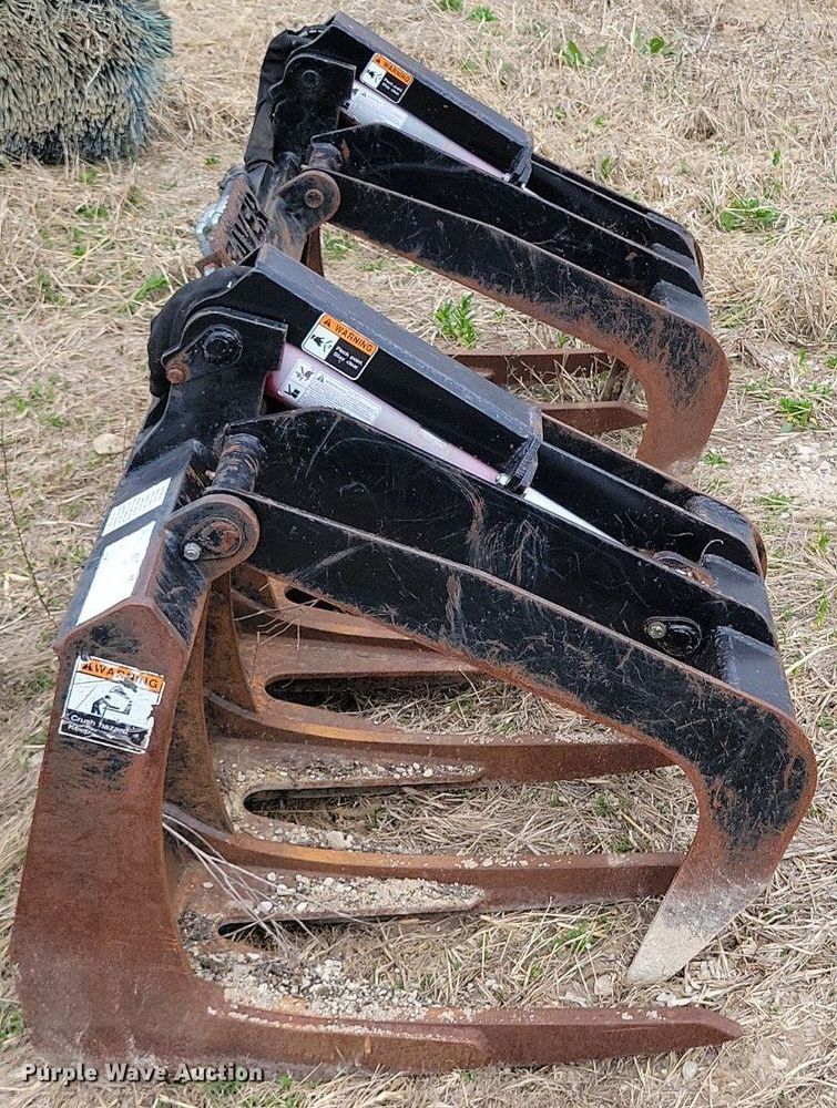 image for item DR7956 Favor skid steer rock grapple bucket