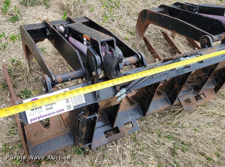 image for item DR7956 Favor skid steer rock grapple bucket
