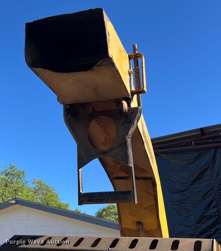 image for item DS2938 2017 Vermeer BC1500 wood chipper