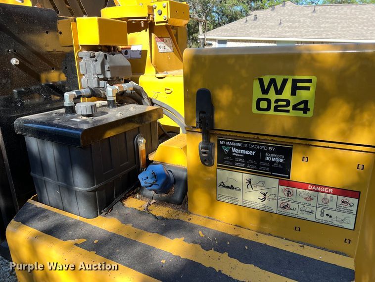image for item DS2938 2017 Vermeer BC1500 wood chipper