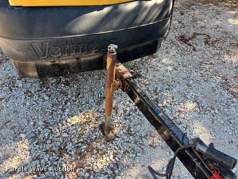 image for item DS2938 2017 Vermeer BC1500 wood chipper