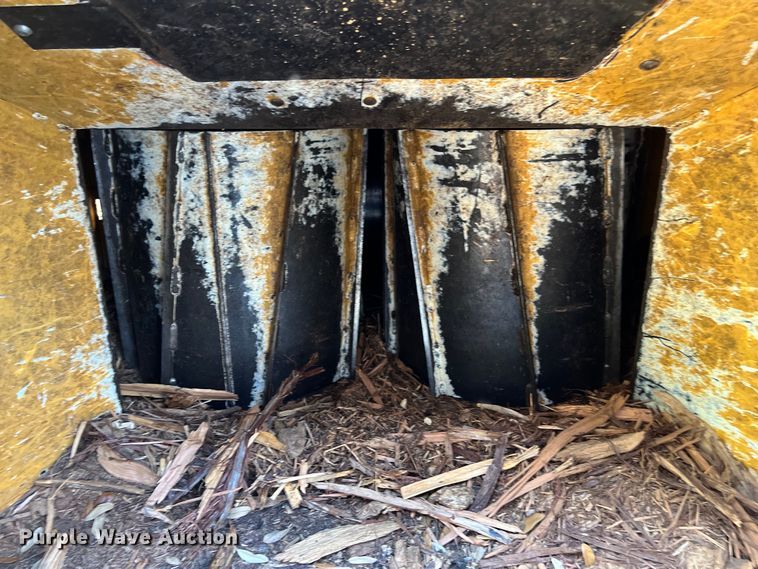 image for item DS2938 2017 Vermeer BC1500 wood chipper