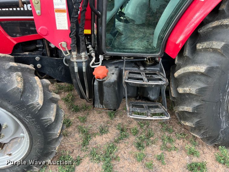 image for item DS2943 2015 Mahindra 7060 MFWD tractor