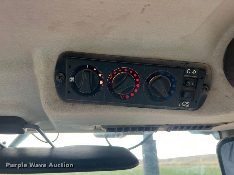 image for item DS2943 2015 Mahindra 7060 MFWD tractor