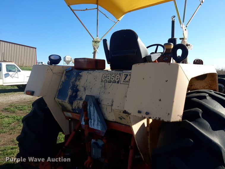 image for item DV9948 1970 Case 770 Agri King tractor
