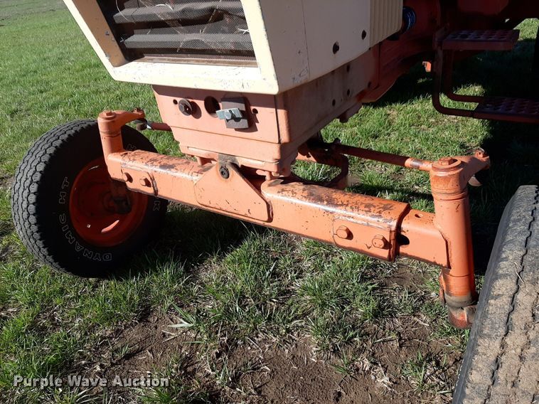 image for item DV9948 1970 Case 770 Agri King tractor