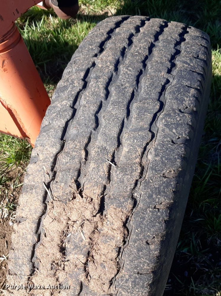 image for item DV9948 1970 Case 770 Agri King tractor