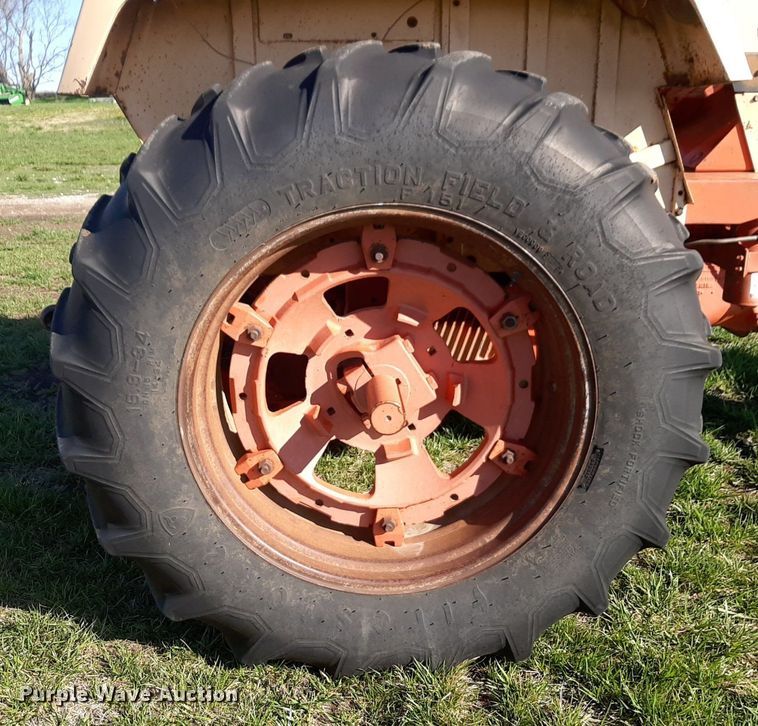 image for item DV9948 1970 Case 770 Agri King tractor