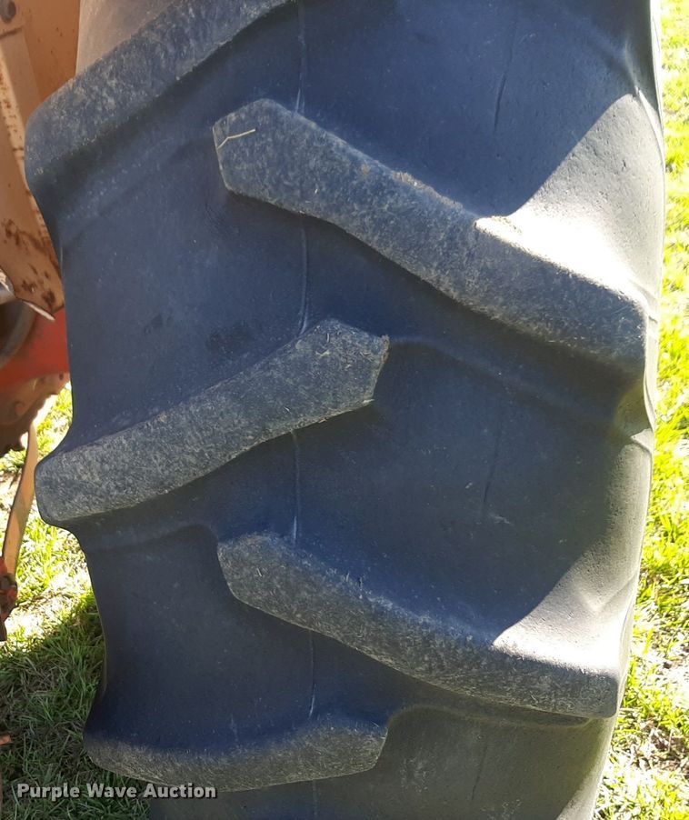 image for item DV9948 1970 Case 770 Agri King tractor