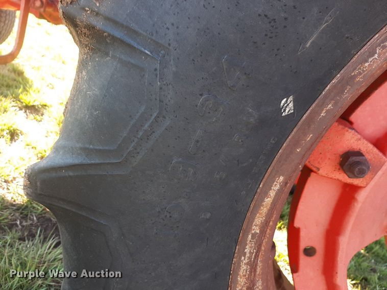 image for item DV9948 1970 Case 770 Agri King tractor