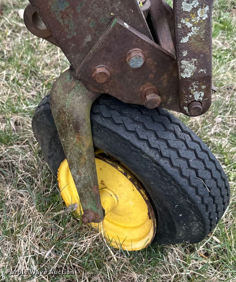 image for item EH5372 John Deere 858 hay rake