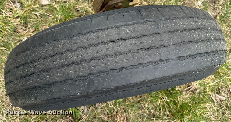 image for item EH5372 John Deere 858 hay rake