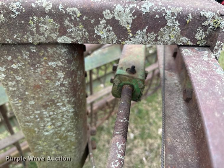 image for item EH5372 John Deere 858 hay rake