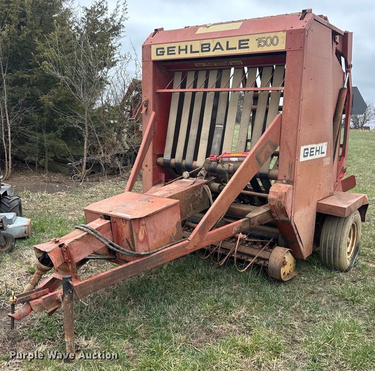 image for item EH5377 Gehl 1500 round baler
