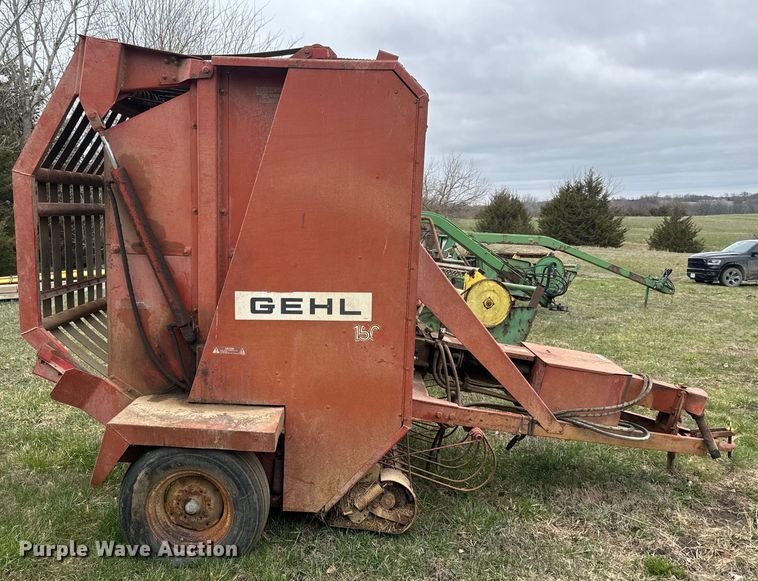 image for item EH5377 Gehl 1500 round baler