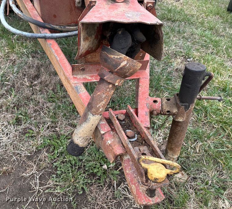 image for item EH5377 Gehl 1500 round baler