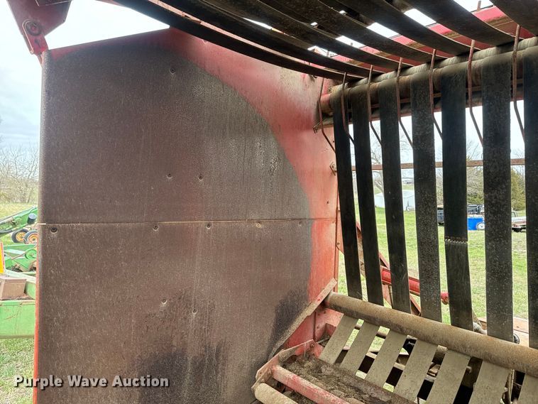 image for item EH5377 Gehl 1500 round baler