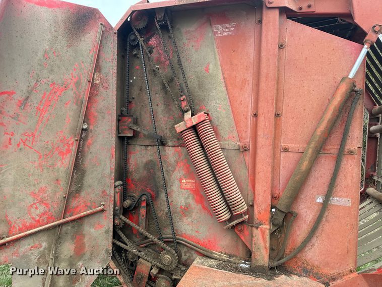 image for item EH5377 Gehl 1500 round baler