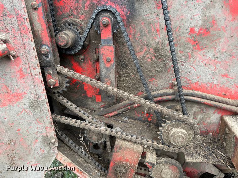 image for item EH5377 Gehl 1500 round baler