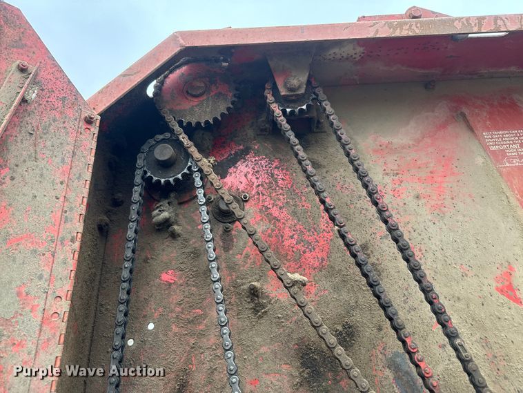 image for item EH5377 Gehl 1500 round baler