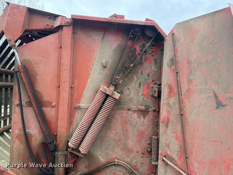 image for item EH5377 Gehl 1500 round baler