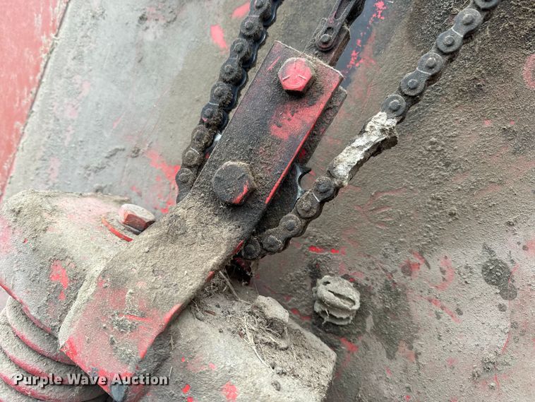 image for item EH5377 Gehl 1500 round baler