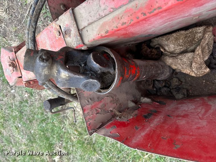 image for item EH5377 Gehl 1500 round baler