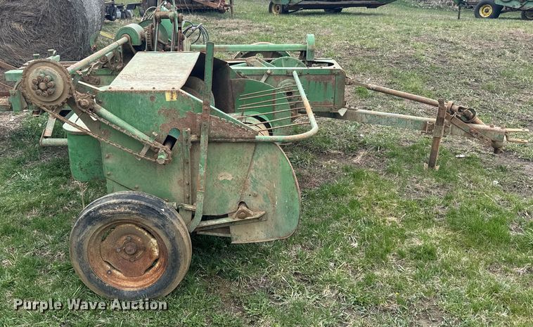 image for item EH5380 John Deere 14T small square baler