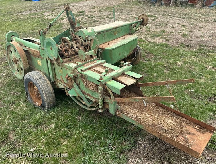 image for item EH5380 John Deere 14T small square baler