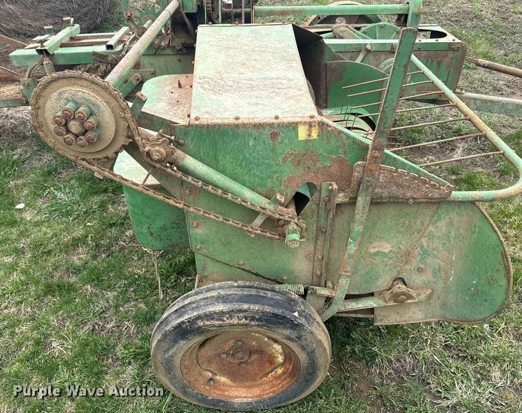 image for item EH5380 John Deere 14T small square baler