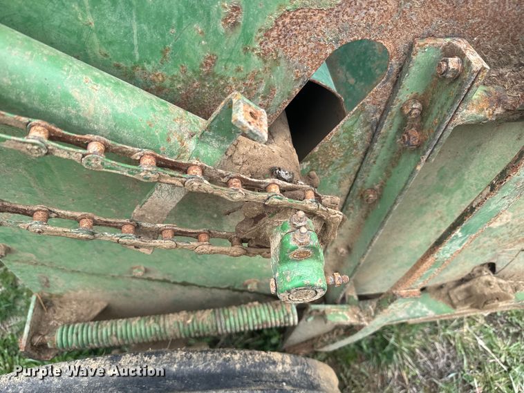 image for item EH5380 John Deere 14T small square baler