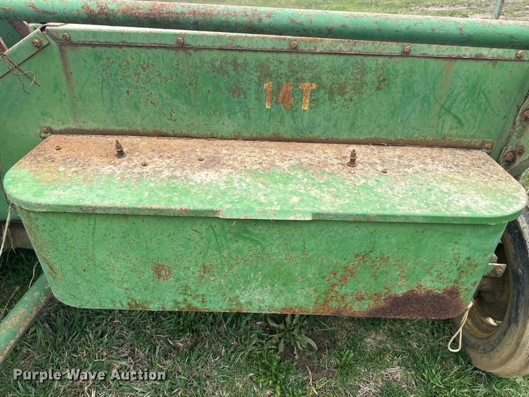 image for item EH5380 John Deere 14T small square baler
