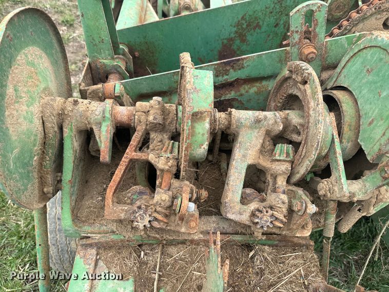 image for item EH5380 John Deere 14T small square baler