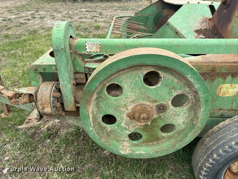 image for item EH5380 John Deere 14T small square baler