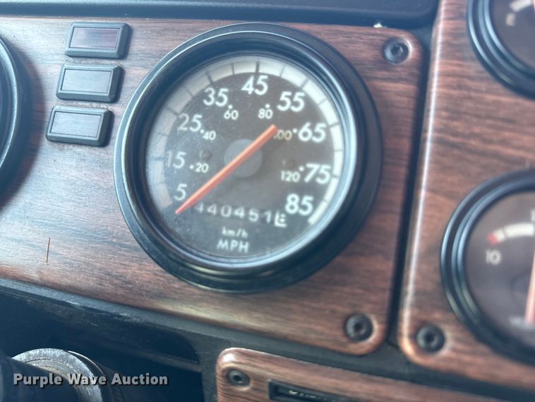 image for item EH5383 1999 Freightliner  FLD grain truck