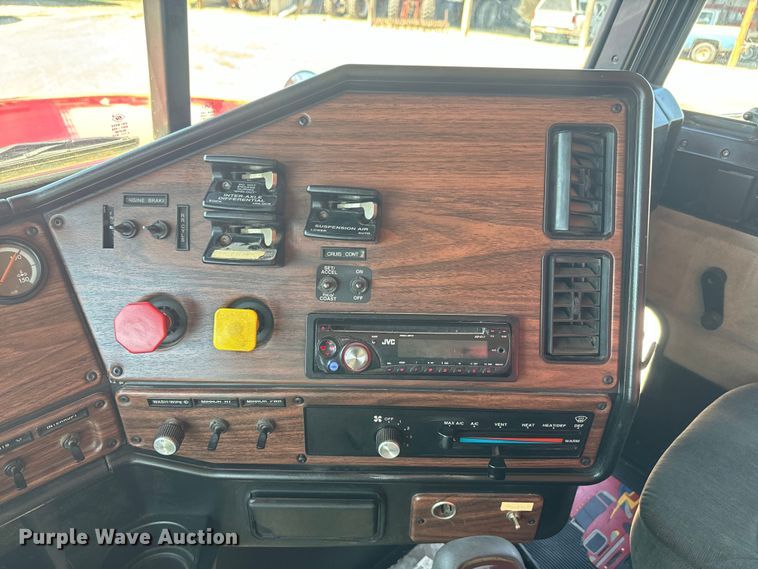 image for item EH5383 1999 Freightliner  FLD grain truck