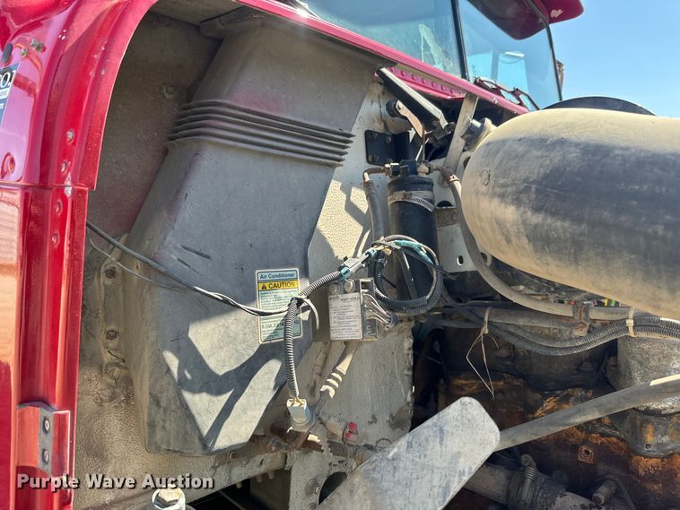 image for item EH5383 1999 Freightliner  FLD grain truck